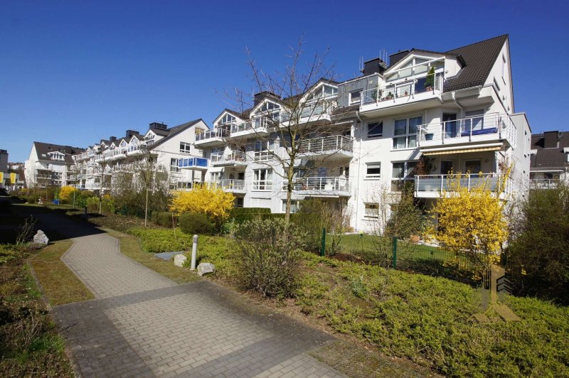 TOP LAGE! * EIGENER GARTEN * KAMIN * FUSSBODENHEIZUNG