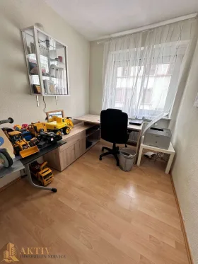 Ankleidezimmer/Office Ansicht 1
