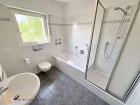 Badezimmer Ansicht 1