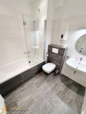 Badezimmer Ansicht 1